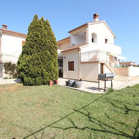Apartment Krevatin *