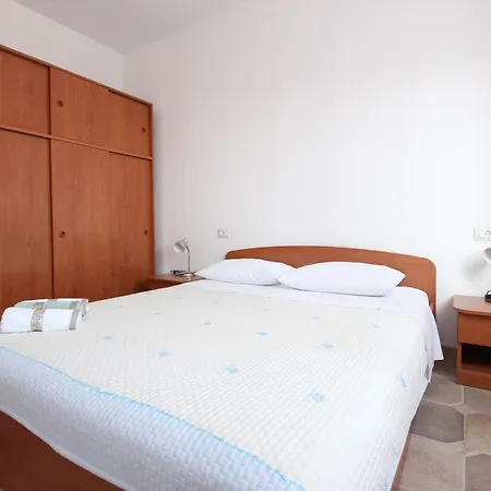 Apartment Krevatin *